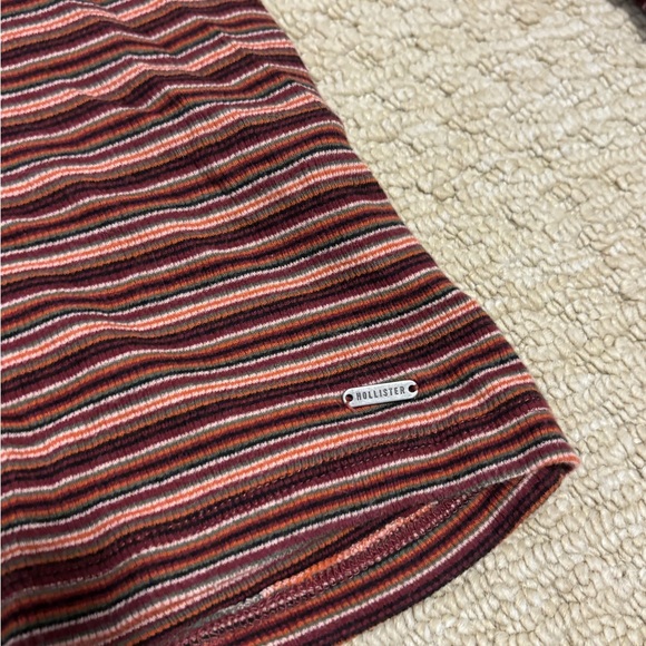 4 Holister tops in 1 bundle. - Picture 4 of 11